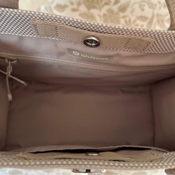 Lululemon Two-Tone Canvas Tote Mini Beige Tan NWT - Picture 5 of 6